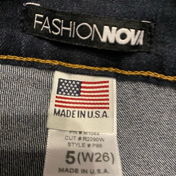 Fashion Nove size 5 (W26) never worn jeans - Picture 6 of 8